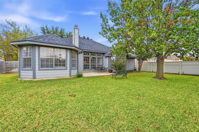 605 Kingfisher Lane, Arlington, TX 76002