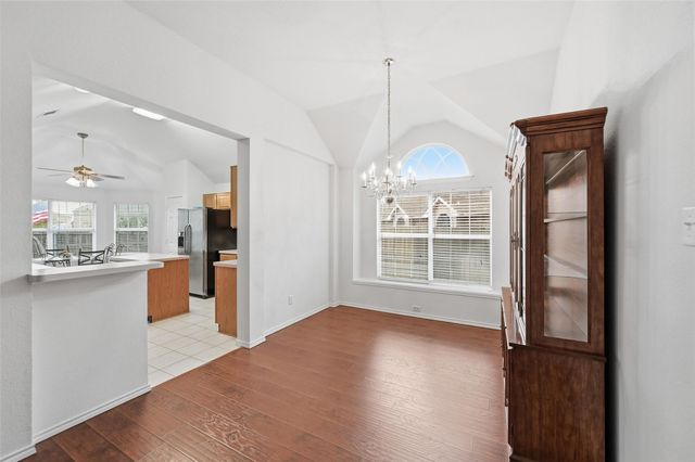 605 Kingfisher Lane, Arlington, TX 76002