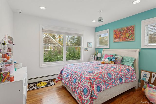 1560 Pebble Lane, Hewlett, NY 11557