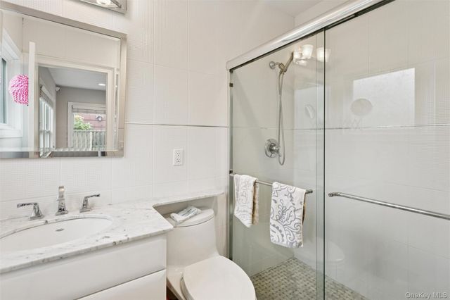 1560 Pebble Lane, Hewlett, NY 11557