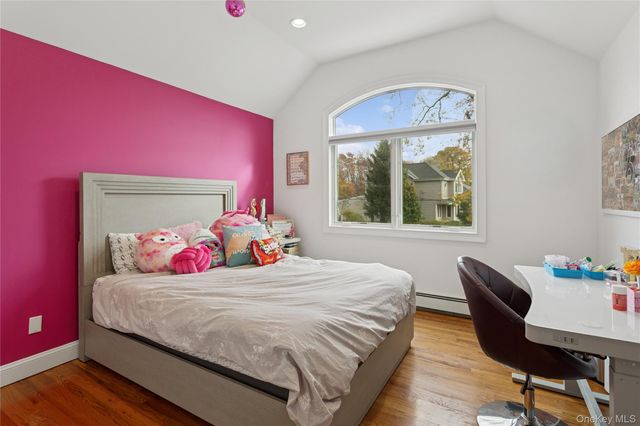 1560 Pebble Lane, Hewlett, NY 11557