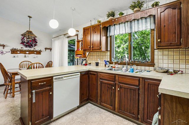 177 N Cotter Road, Essexville, MI 48732