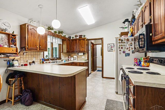 177 N Cotter Road, Essexville, MI 48732