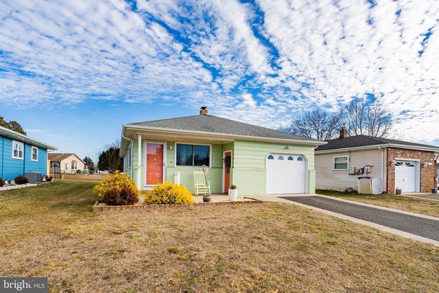 205 BONAIRE DR, Toms River, NJ 08757