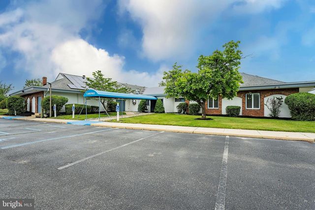 205 BONAIRE DR, Toms River, NJ 08757