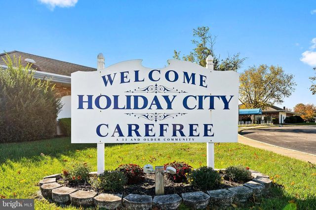 205 BONAIRE DR, Toms River, NJ 08757