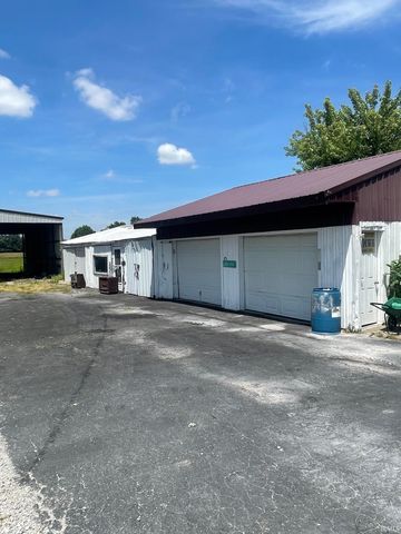 5933 N County Rd 100 E Road, Shelburn, IN 47879