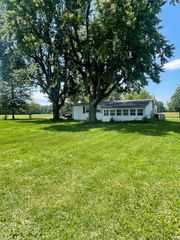 5933 N County Rd 100 E Road, Shelburn, IN 47879