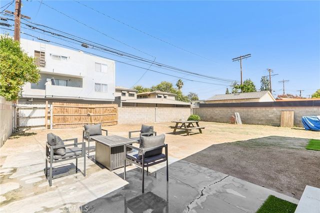 14235 Burton, Panorama City, CA 91402
