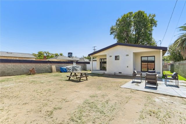 14235 Burton, Panorama City, CA 91402