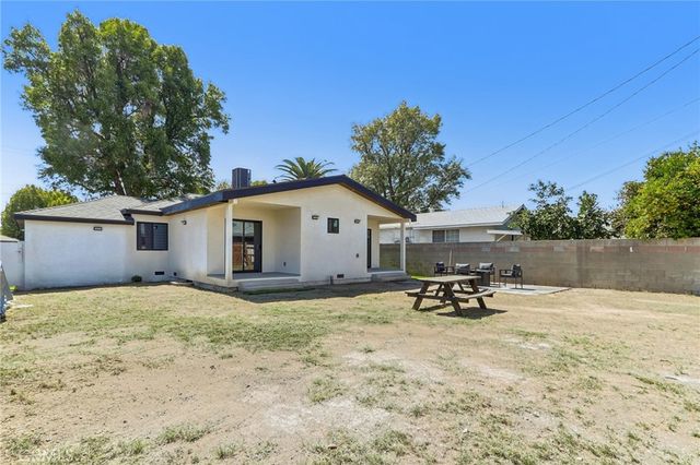 14235 Burton, Panorama City, CA 91402