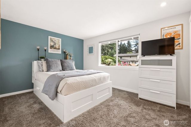 26532 99th Place S, Kent, WA 98030