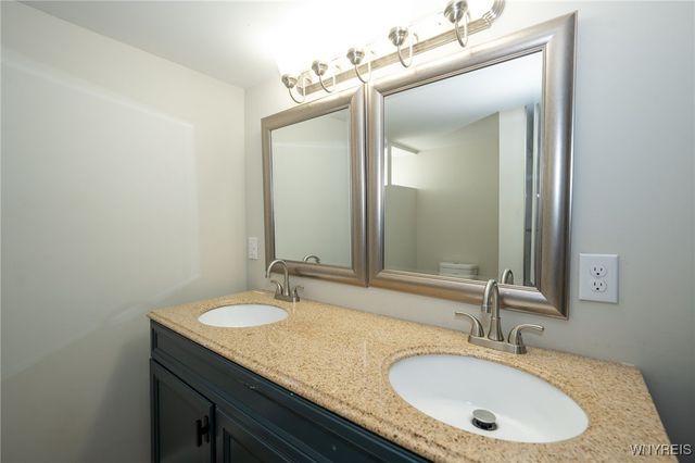 2367 Long Road, Grand Island, NY 14072