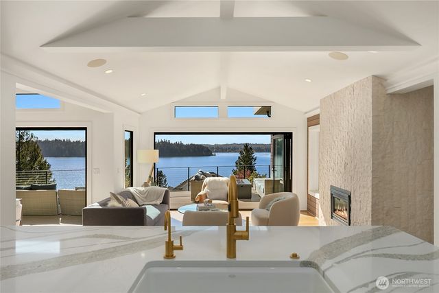 4628 Forest Avenue SE, Mercer Island, WA 98040