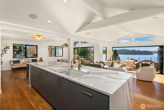 4628 Forest Avenue SE, Mercer Island, WA 98040