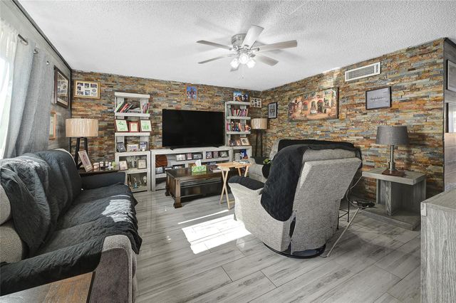 7911 Kendalia Drive, Houston, TX 77036