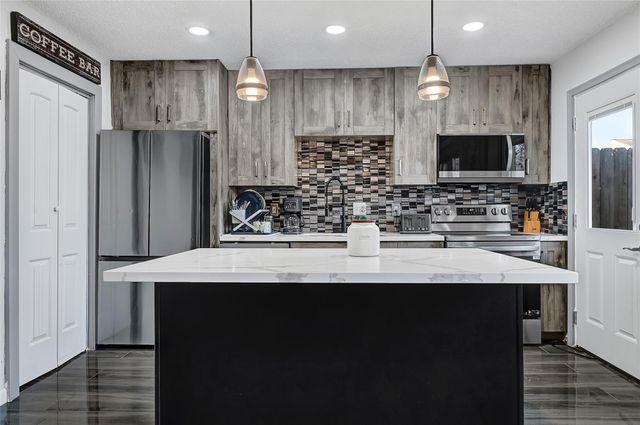 7911 Kendalia Drive, Houston, TX 77036