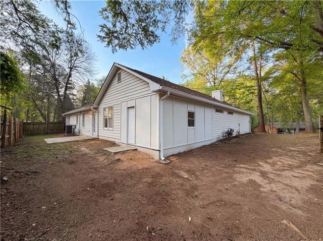 1430 Stoneleigh Hill Road, Lithonia, GA 30058