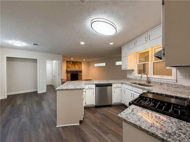 1430 Stoneleigh Hill Road, Lithonia, GA 30058