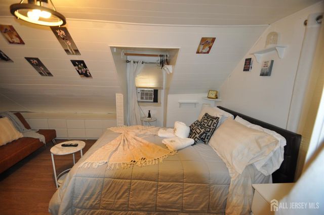20 MAINE Avenue, Carteret, NJ 07008