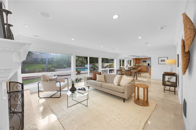 701 Pepper Tree, Long Beach, CA 90815