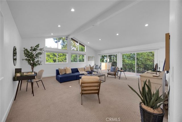 701 Pepper Tree, Long Beach, CA 90815