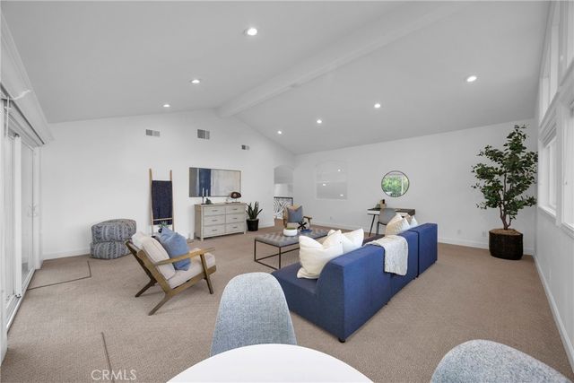 701 Pepper Tree, Long Beach, CA 90815