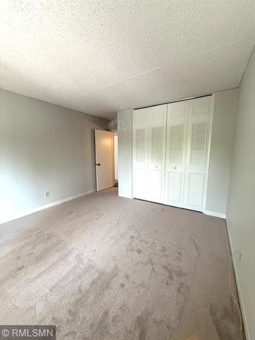 10511 Cedar Lake Road 309, Minnetonka, MN 55305
