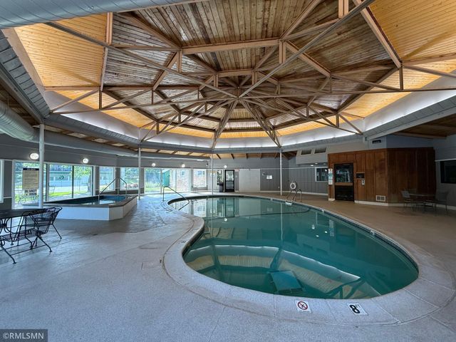 10511 Cedar Lake Road 309, Minnetonka, MN 55305