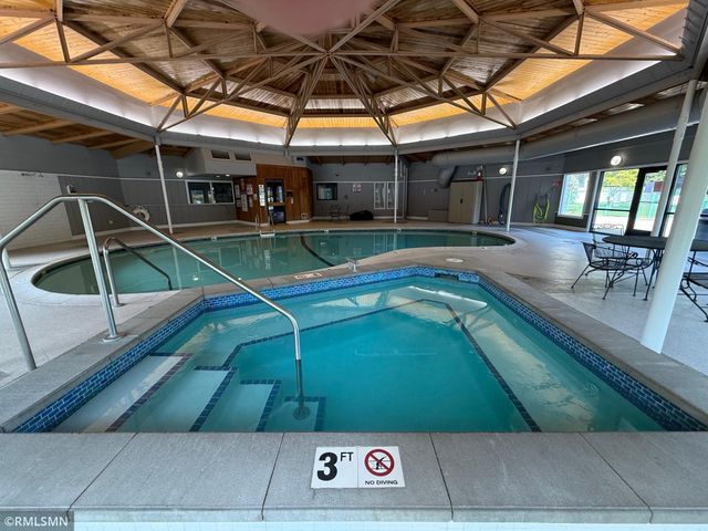 10511 Cedar Lake Road 309, Minnetonka, MN 55305