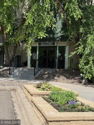 10511 Cedar Lake Road 309, Minnetonka, MN 55305