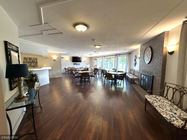 10511 Cedar Lake Road 309, Minnetonka, MN 55305