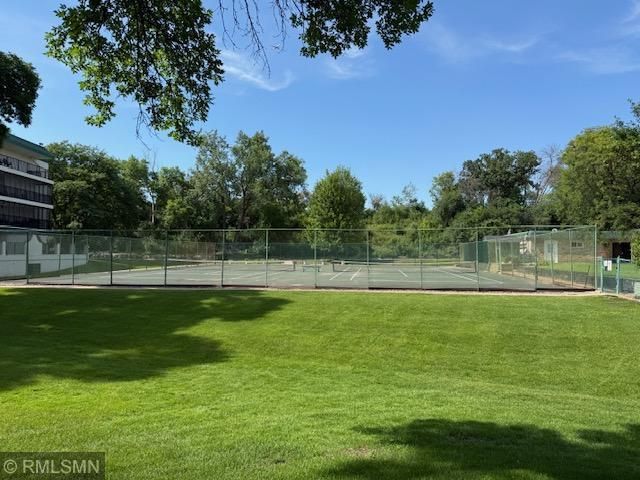 10511 Cedar Lake Road 309, Minnetonka, MN 55305