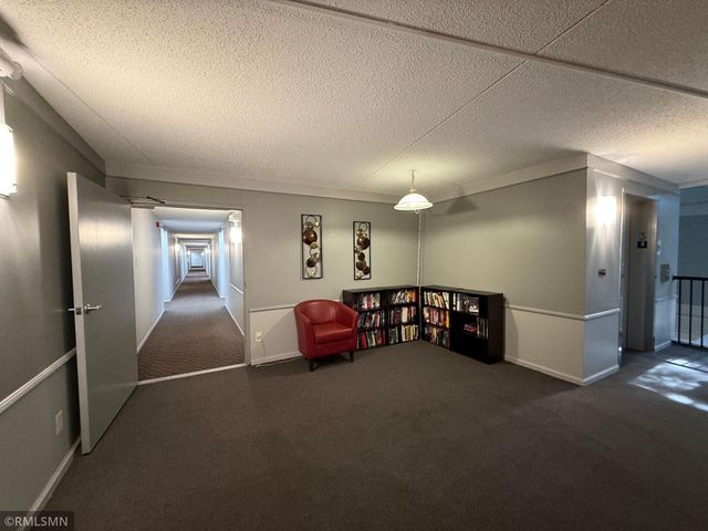10511 Cedar Lake Road 309, Minnetonka, MN 55305