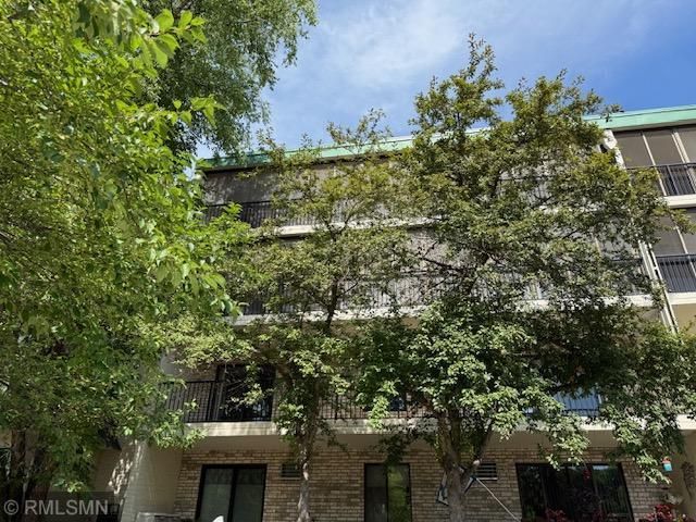 10511 Cedar Lake Road 309, Minnetonka, MN 55305