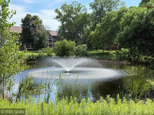 10511 Cedar Lake Road 309, Minnetonka, MN 55305