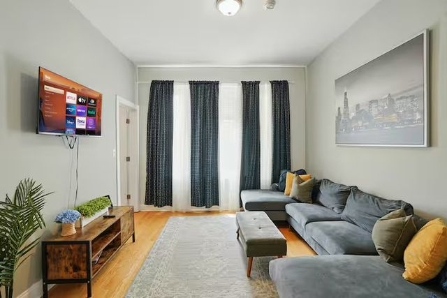 2724 W Division Street 2F, Chicago, IL 60622