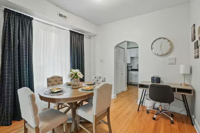 2724 W Division Street 2F, Chicago, IL 60622