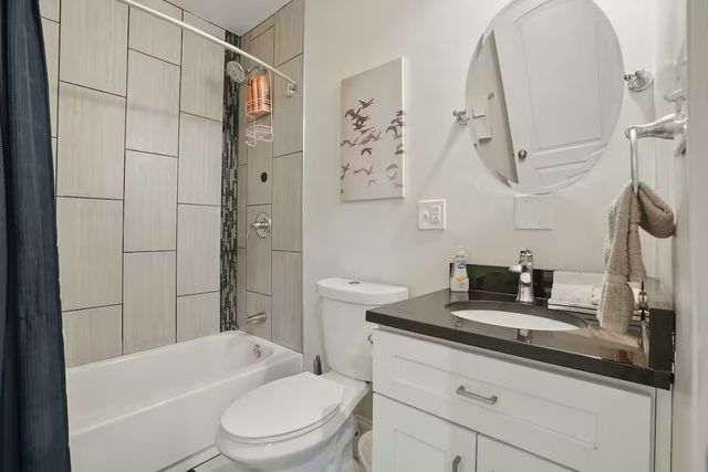 2724 W Division Street 2F, Chicago, IL 60622