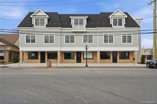 180 Deer Park Avenue 208, Babylon, NY 11702