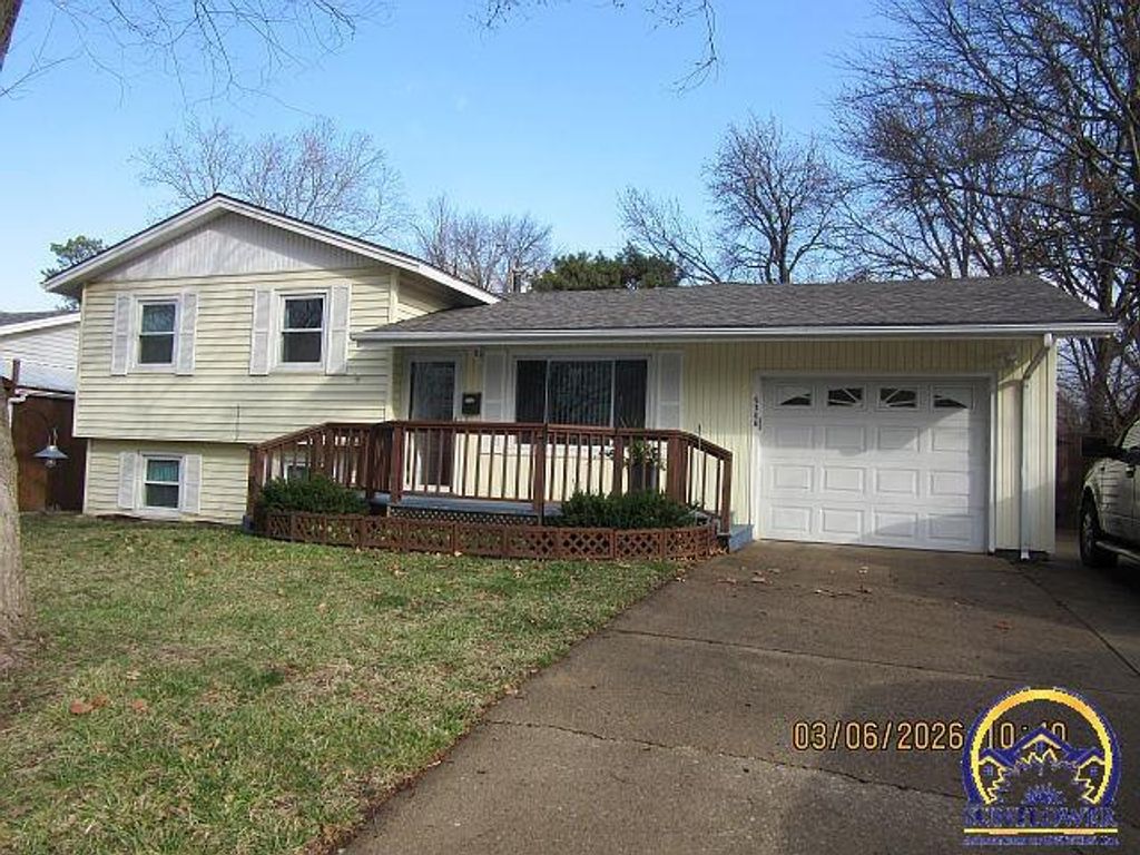 5308 SW 25th TER, Topeka, KS 66614