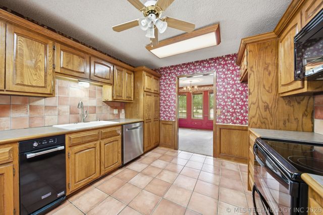 10406 S Vandalia Avenue, Tulsa, OK 74137