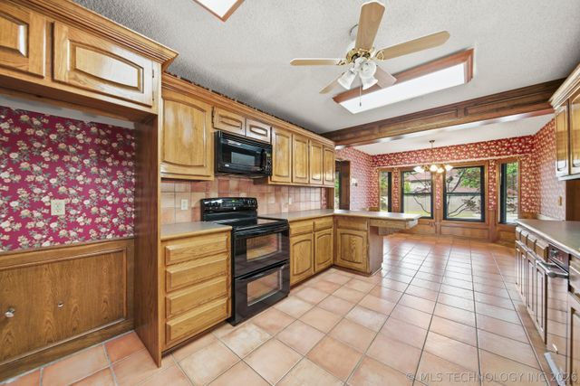 10406 S Vandalia Avenue, Tulsa, OK 74137