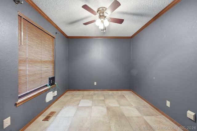 10406 S Vandalia Avenue, Tulsa, OK 74137