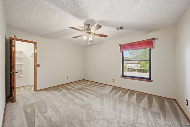 10406 S Vandalia Avenue, Tulsa, OK 74137