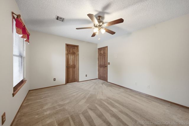 10406 S Vandalia Avenue, Tulsa, OK 74137
