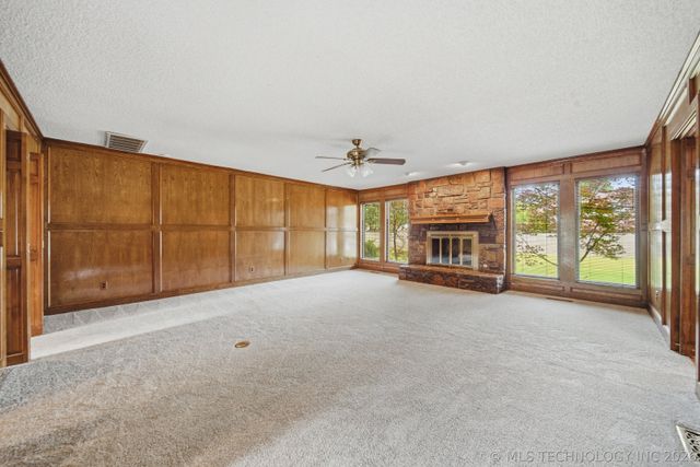 10406 S Vandalia Avenue, Tulsa, OK 74137