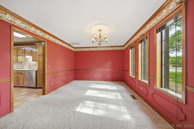 10406 S Vandalia Avenue, Tulsa, OK 74137