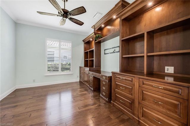 12348 Wisteria DR, Naples, FL 34120