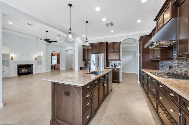 12348 Wisteria DR, Naples, FL 34120